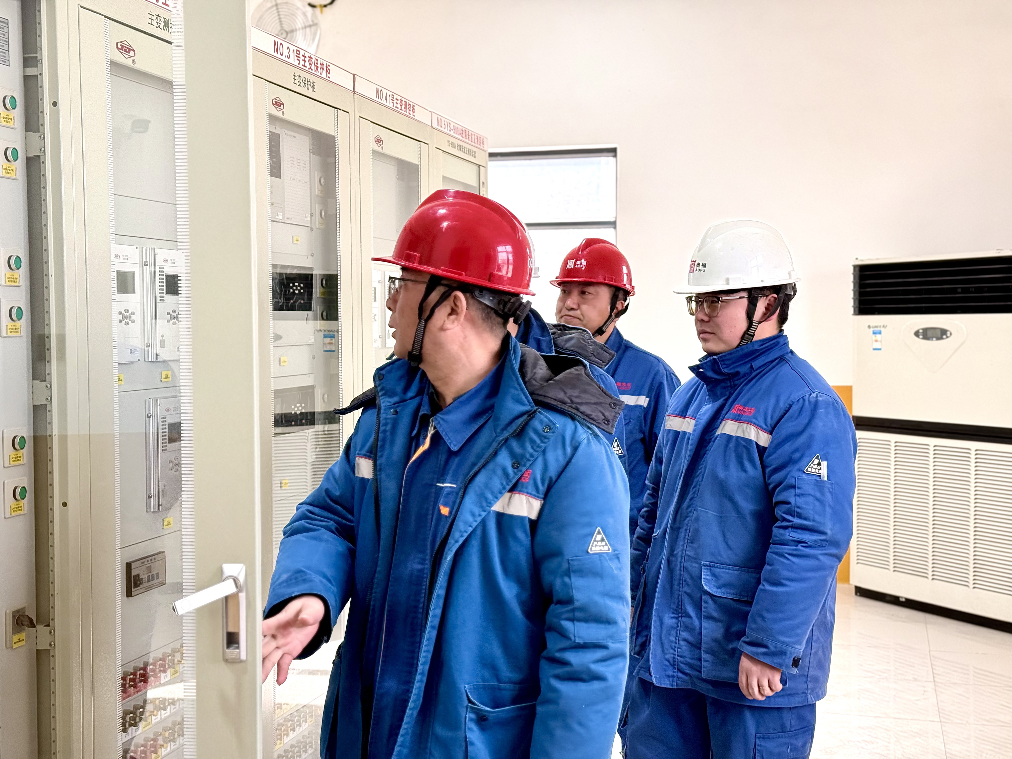 严管施工筑安全 精修细护保运行 严管施工筑安全 精修细护保运行
